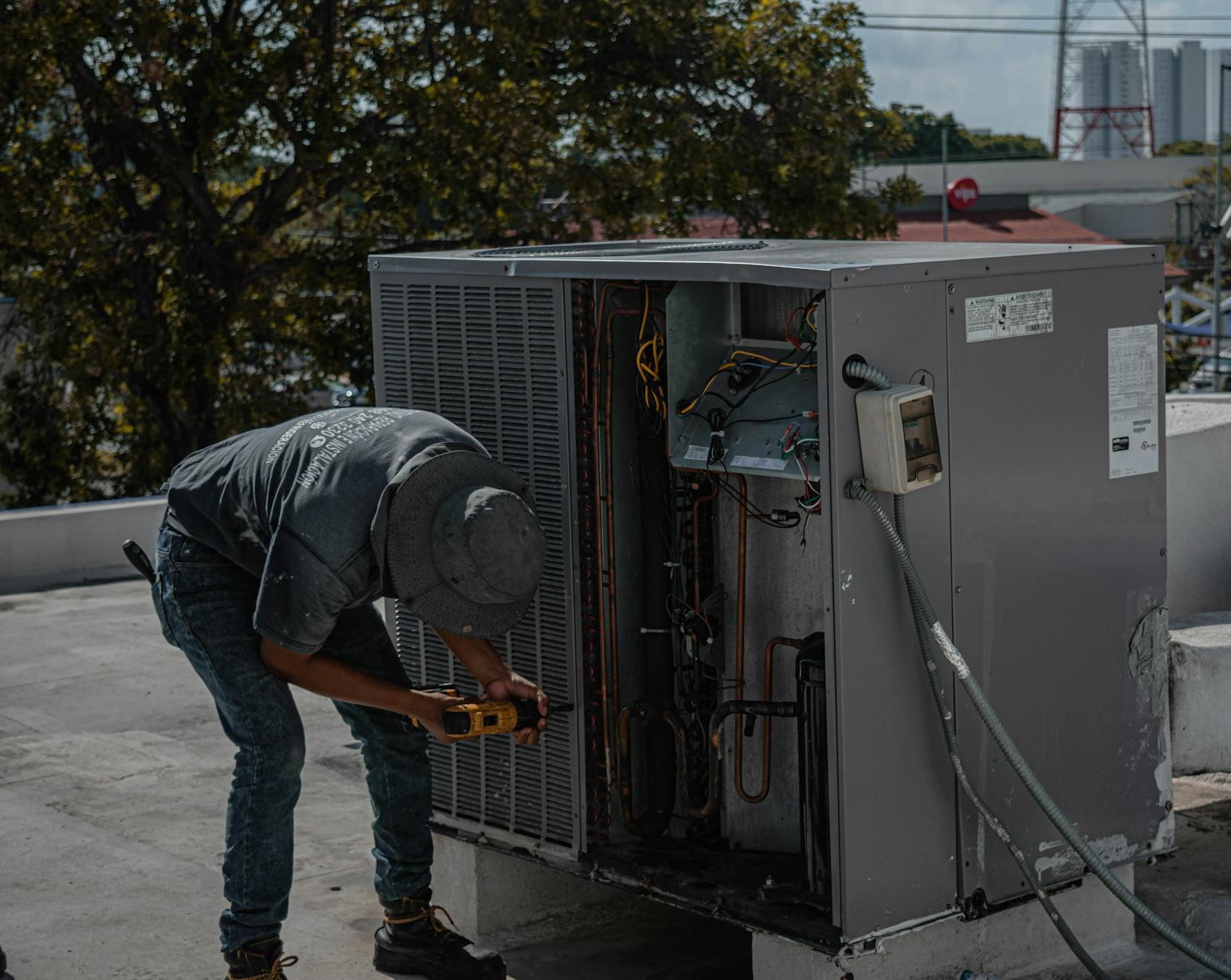 Hilti, Spiral ve Kırıcı Tamiri: Profesyonel Servis Neden Önemlidir?